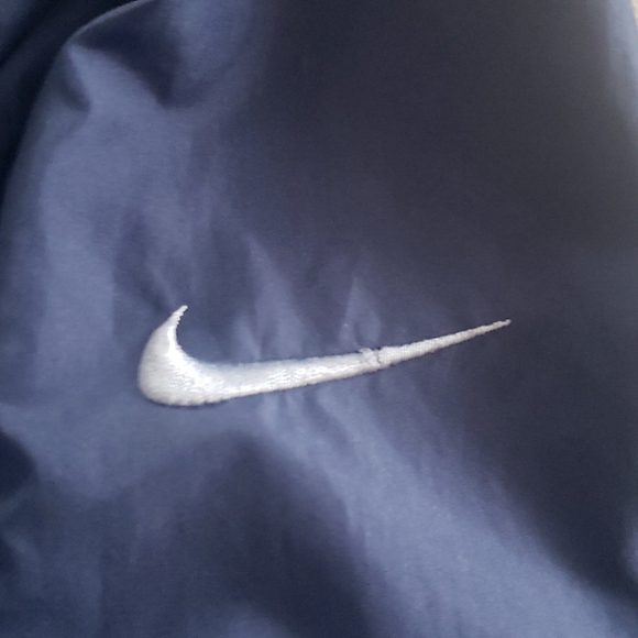 Nike - Picture 10 of 15